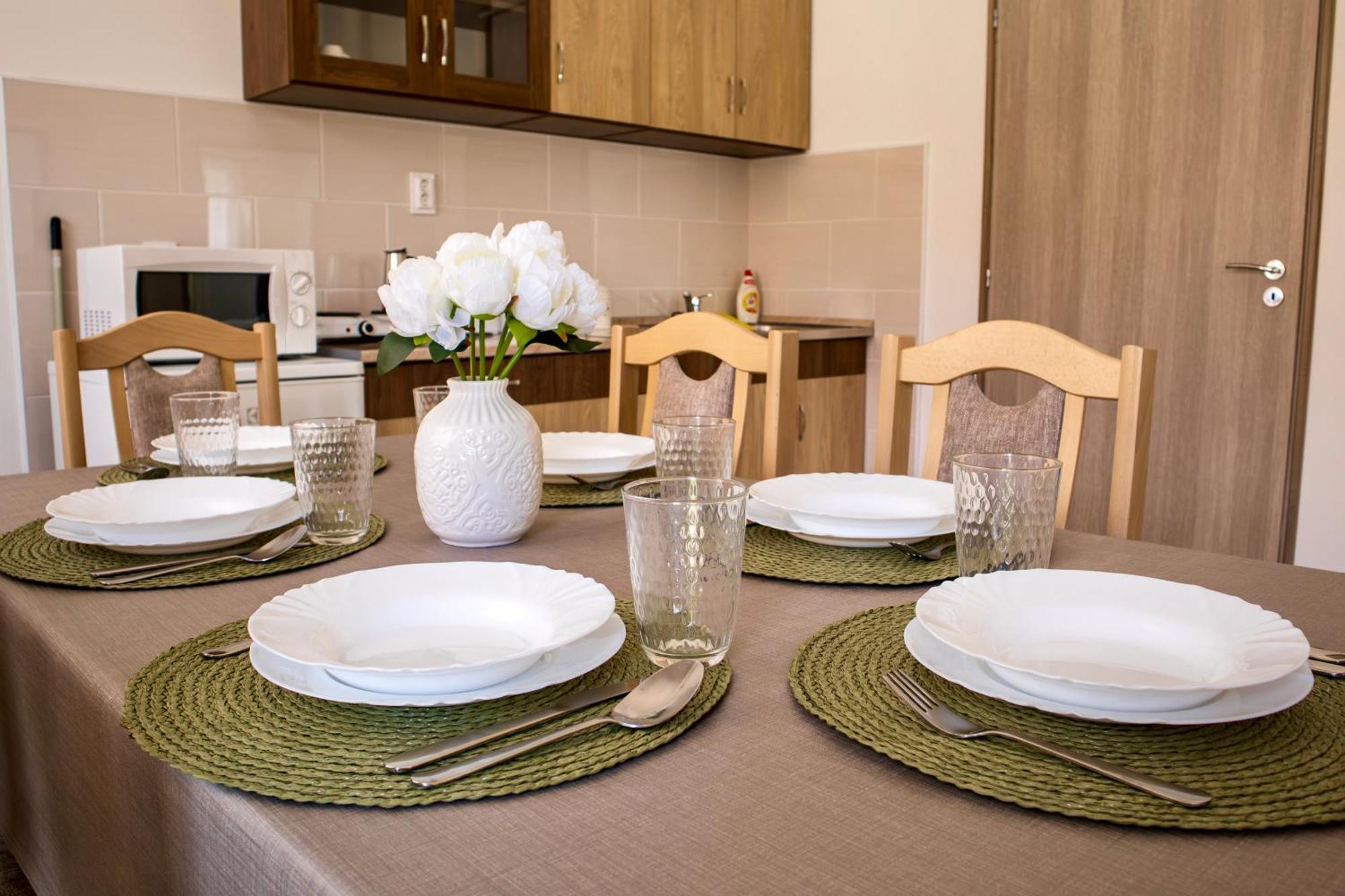 Izisz Apartman Matraterenye Екстериор снимка
