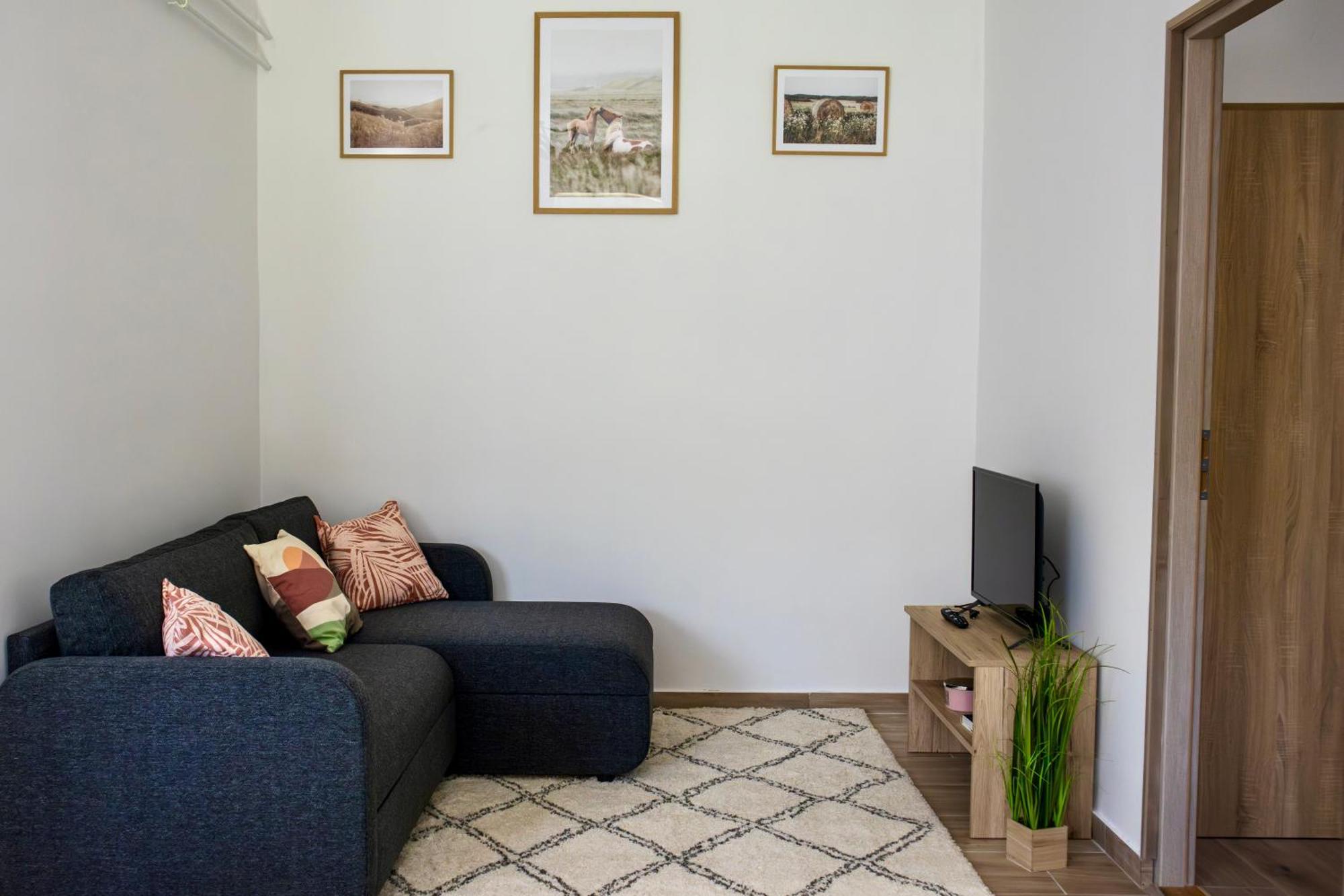 Izisz Apartman Matraterenye Екстериор снимка