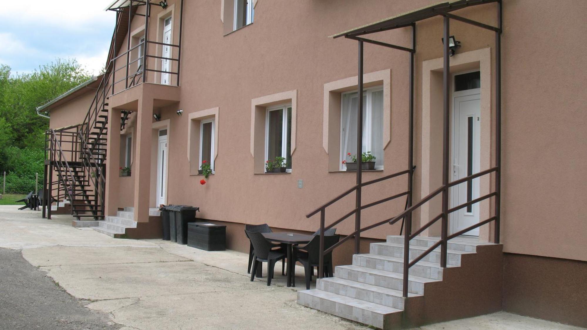 Izisz Apartman Matraterenye Екстериор снимка