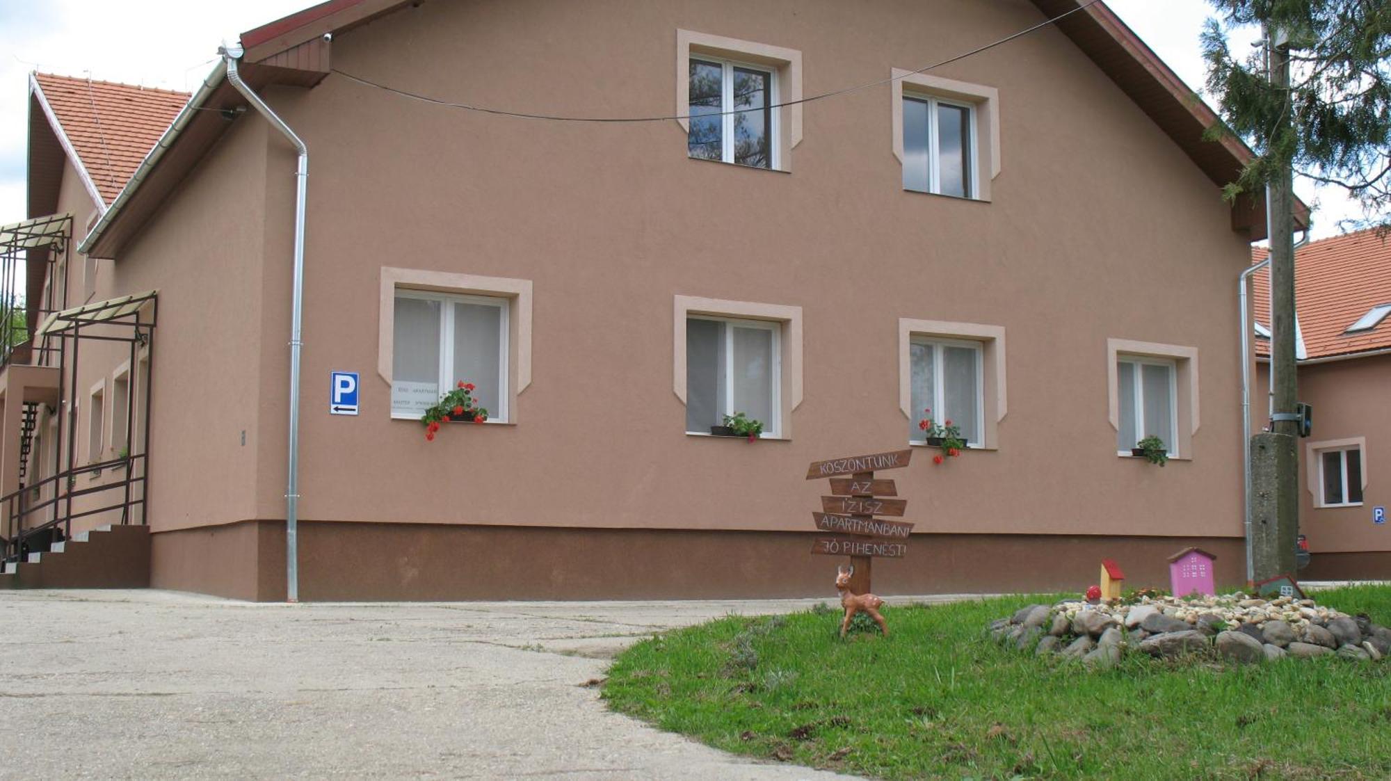 Izisz Apartman Matraterenye Екстериор снимка